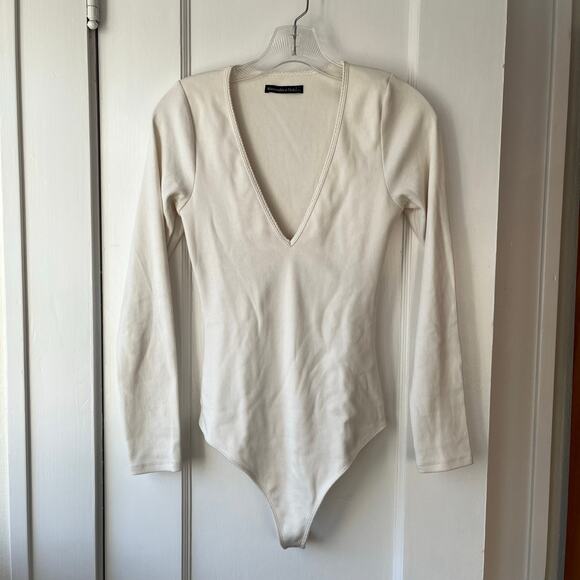 A&F White Ribbed Long Sleeve V-Neck Bodysuit - Picture 1 of 5